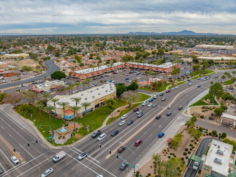 1515-1555 N Gilbert Rd, Gilbert, AZ à louer - Photo de l’immeuble – Image 2 sur 5