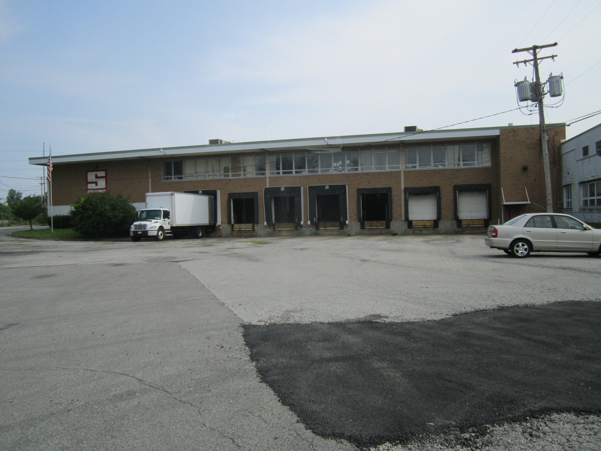 3745 Hendricks Rd, Youngstown, OH à louer Photo de l’immeuble– Image 1 sur 4