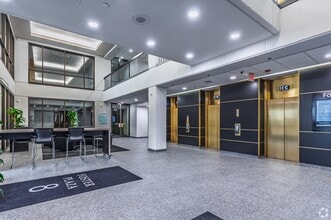 730 Holiday Dr, Pittsburgh, PA à louer Photo intérieure– Image 2 sur 6