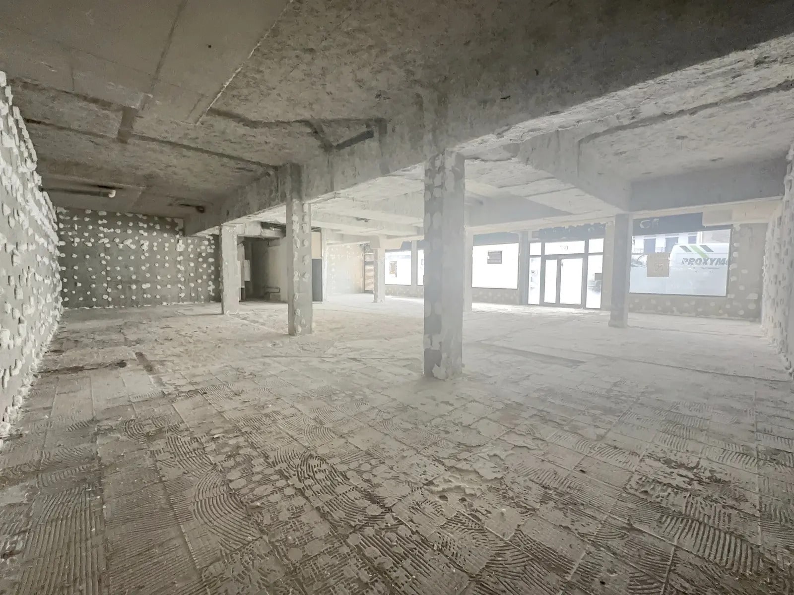 Local commercial dans Sartrouville à louer Photo intérieure– Image 1 sur 5