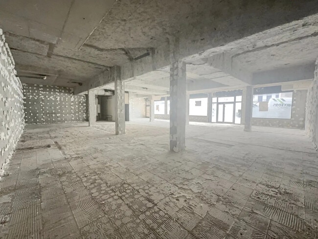 Plus de détails pour Local commercial à louer