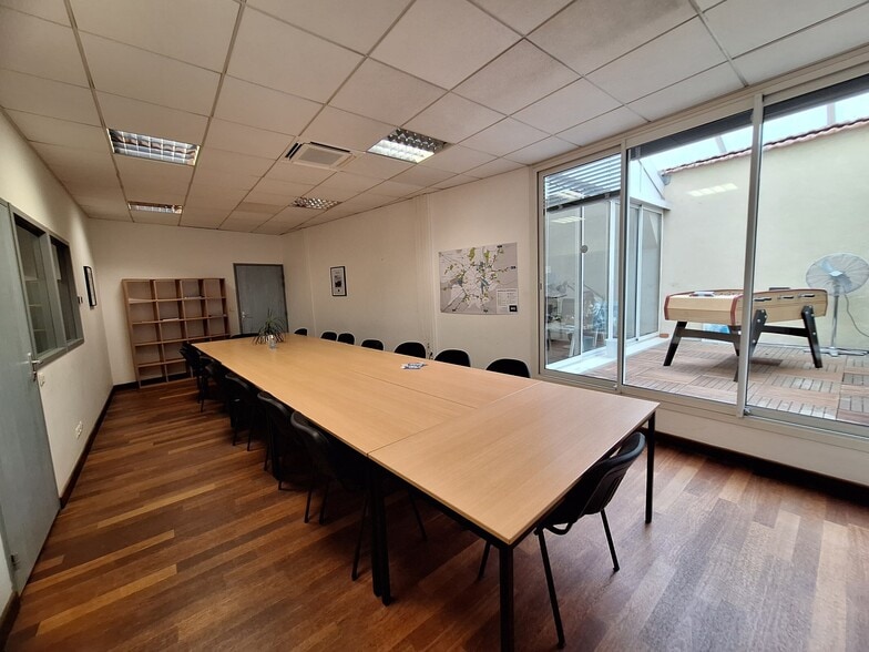 Bureau dans Bordeaux à louer - Photo de l’immeuble – Image 3 sur 7