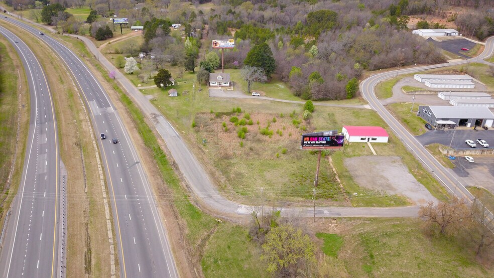 301 Crow Mountain Dr, Atkins, AR à louer - Photo de l’immeuble – Image 3 sur 5