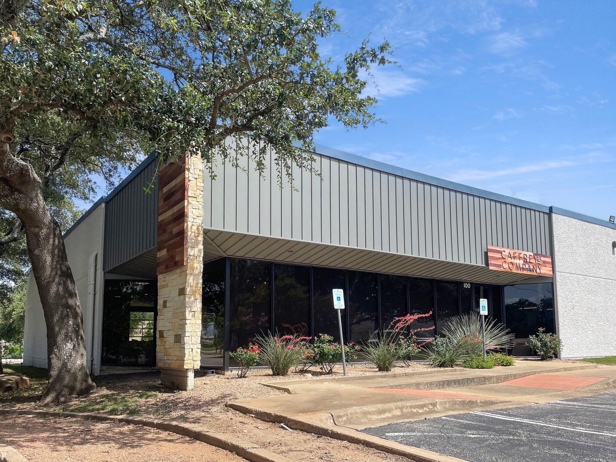 1901 W Braker Ln, Austin, TX à louer Photo de l’immeuble– Image 1 sur 25