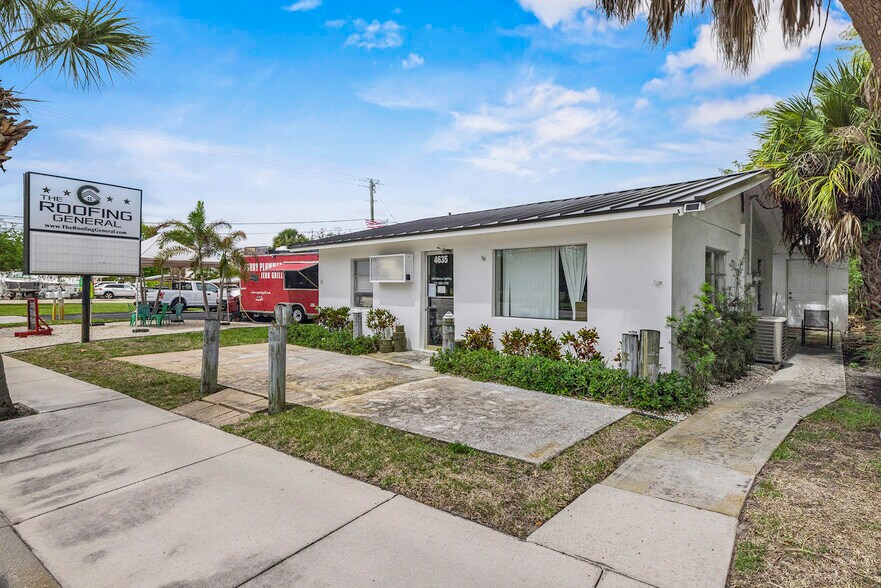 4625 SE Dixie Hwy, Stuart, FL à vendre - Photo de l’immeuble – Image 1 sur 21