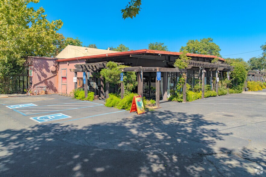 1015 Olive Dr, Davis, CA à louer - Photo principale – Image 1 sur 5