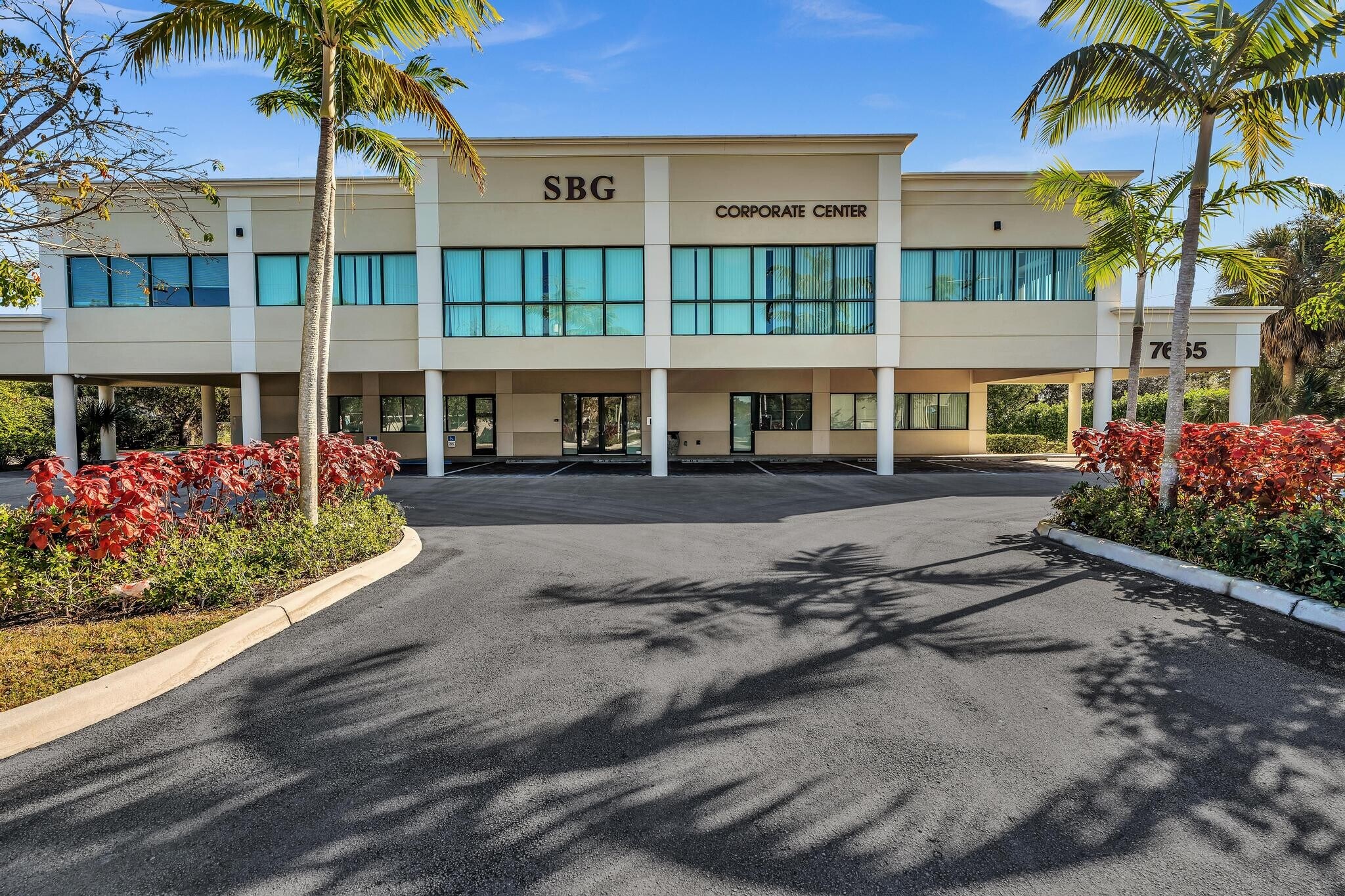 7665 Davie Road Ext, Davie, FL à louer Photo principale– Image 1 sur 58