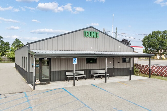 Plus de détails pour 126 S West St, Lowell, MI - Local commercial aux enchères