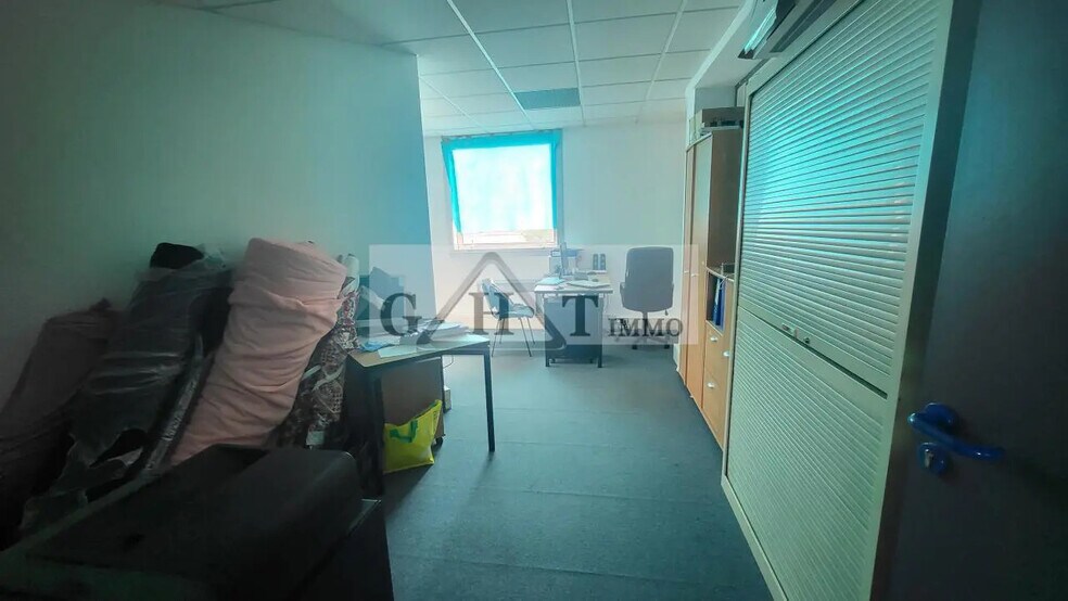 Bureau dans Lognes à vendre - Photo de l’immeuble – Image 2 sur 7