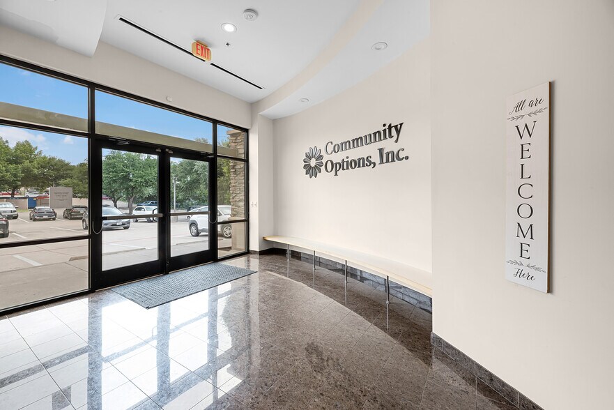 8604 Greenville Ave, Dallas, TX à vendre - Photo de l’immeuble – Image 3 sur 12