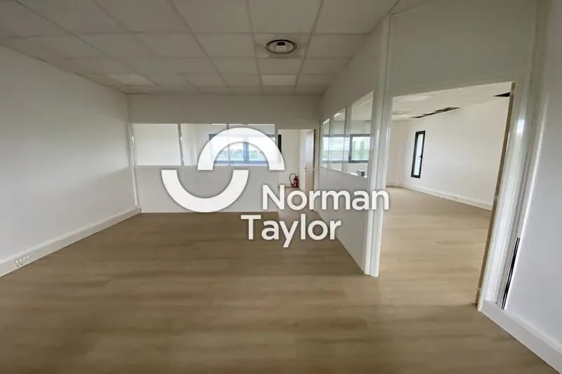 Bureau dans Montpellier à louer - Photo de l’immeuble – Image 2 sur 12