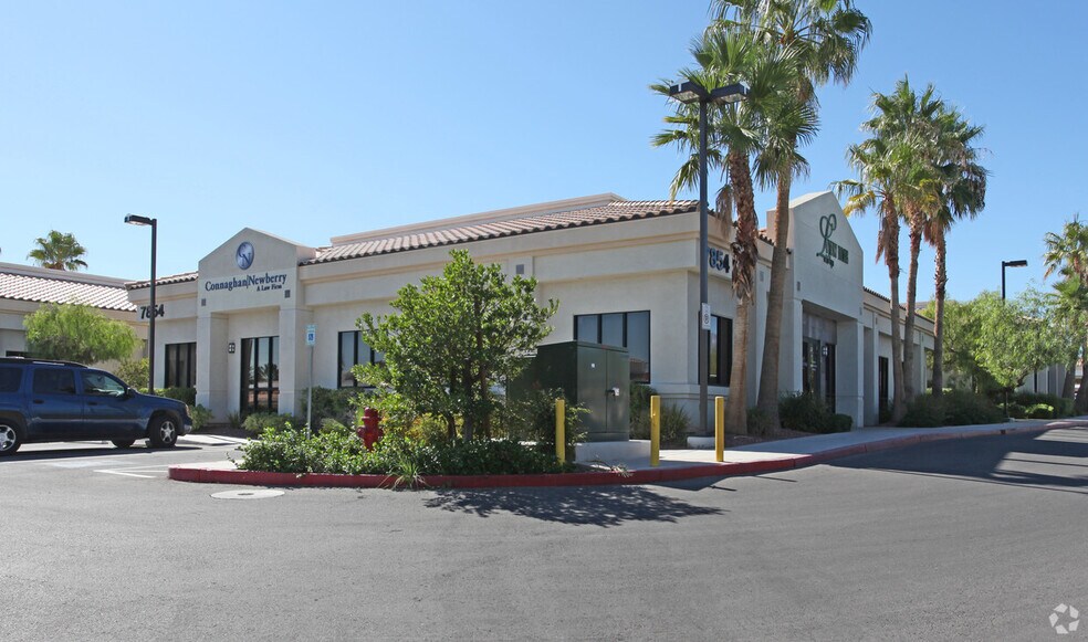 7854 W Sahara Ave, Las Vegas, NV à louer - Photo de l’immeuble – Image 1 sur 12