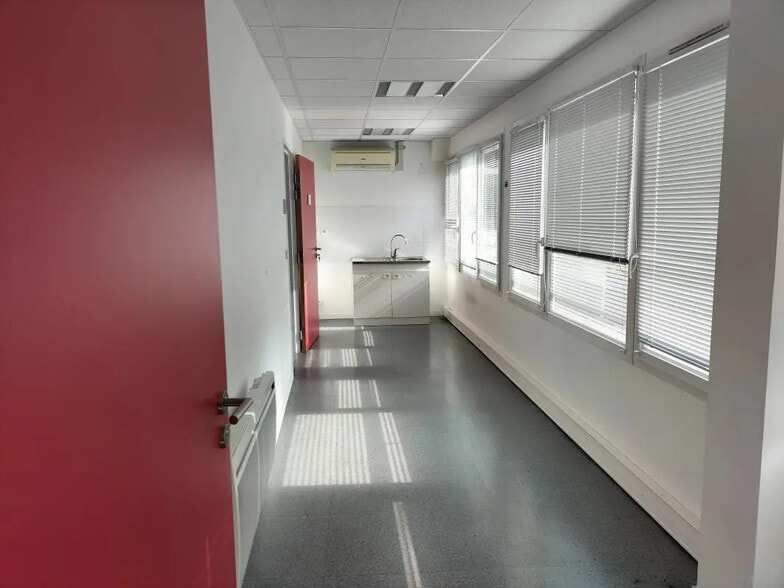 756 Rue Edouard Herriot, Jassans-Riottier à vendre - Photo de l’immeuble – Image 2 sur 13