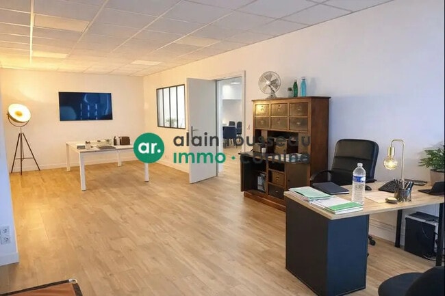 Plus de détails pour Local commercial à louer