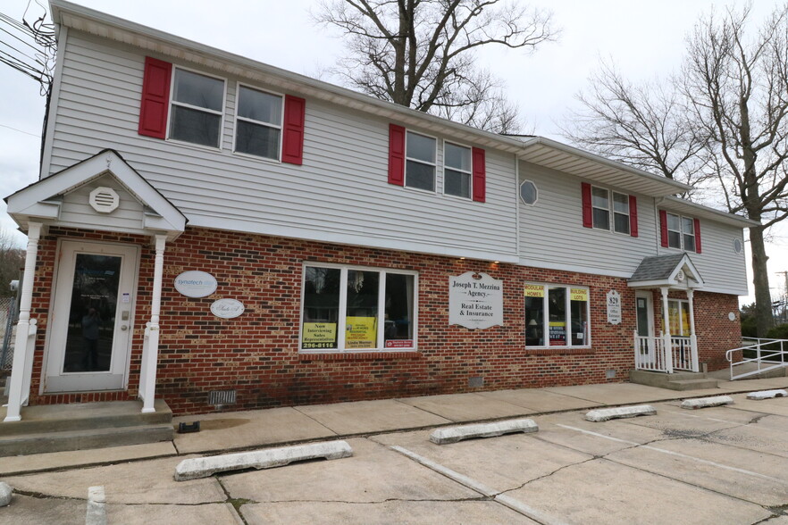 829 Radio Rd, Little Egg Harbor Twp, NJ à louer - Photo principale – Image 1 sur 2