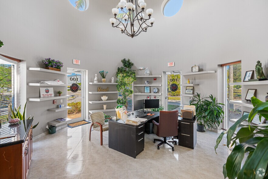 1850 NW 15th Ave, Pompano Beach, FL à louer - Photo intérieure – Image 2 sur 11