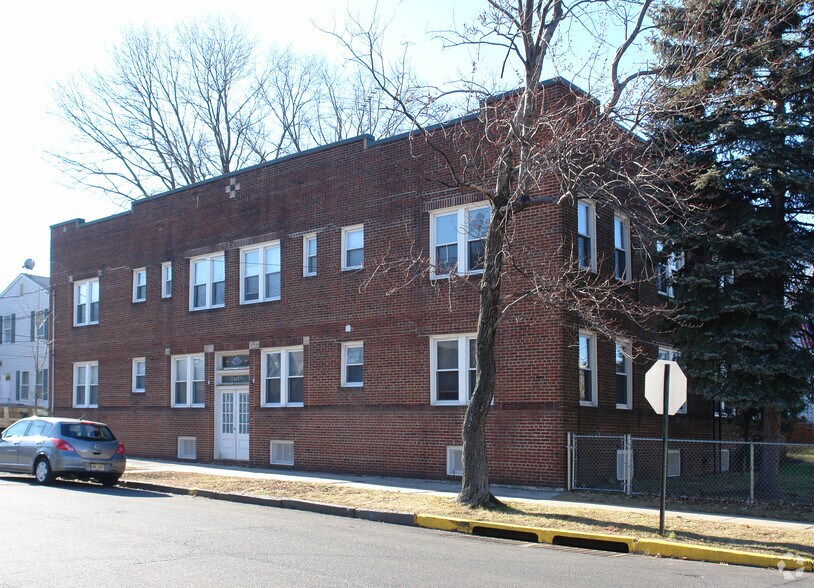 415 E Elm St, Linden, NJ à vendre - Photo de l’immeuble – Image 2 sur 3
