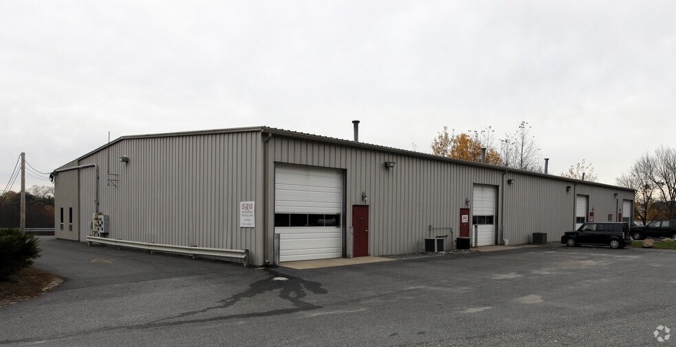 141 Industrial Dr, North Smithfield, RI à louer - Photo de l’immeuble – Image 2 sur 2