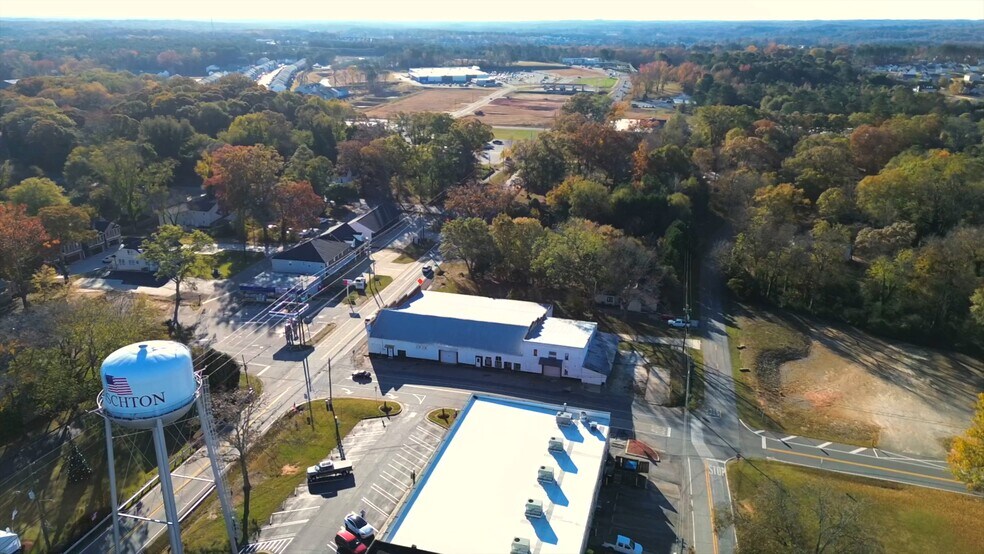 21 W Broad St, Hoschton, GA à vendre - Vidéo sur l’annonce professionnelle – Image 2 sur 9