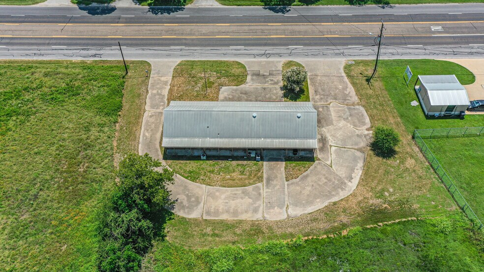17857 State Highway 36 S, Somerville, TX à vendre - Photo de l’immeuble – Image 1 sur 23