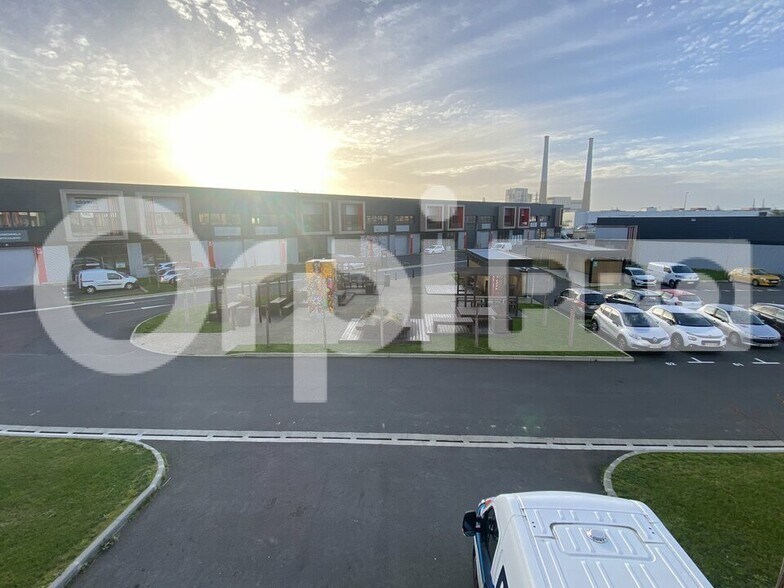Local d’activités dans Le Havre à louer - Photo de l’immeuble – Image 1 sur 3