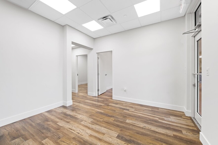 2465 Mercer Ave, West Palm Beach, FL à vendre - Photo intérieure – Image 3 sur 18