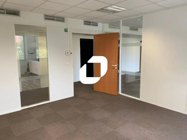 Bureau dans Charenton-le-Pont à louer - Photo de l’immeuble – Image 3 sur 6