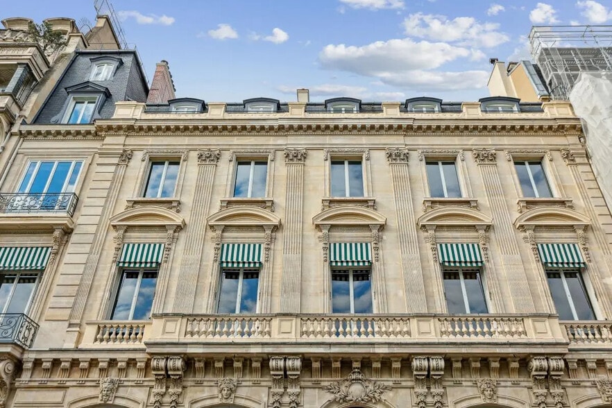 31 Quai Anatole France, Paris à louer - Photo de l’immeuble – Image 2 sur 14