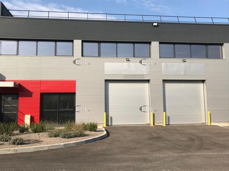 Local d’activités dans Gignac-la-Nerthe à louer - Photo de l’immeuble – Image 3 sur 3
