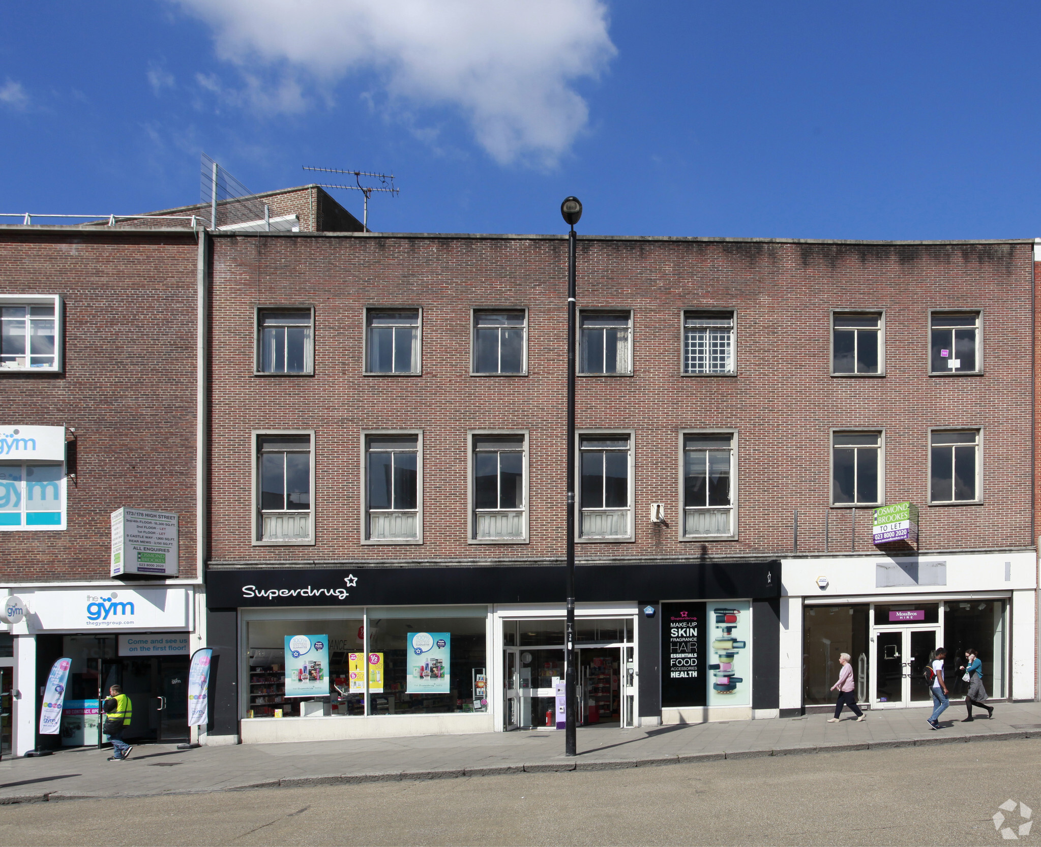 173-181 High Street & Castle Way portefeuille de 3 biens à vendre sur LoopNet.fr Photo principale– Image 1 sur 3