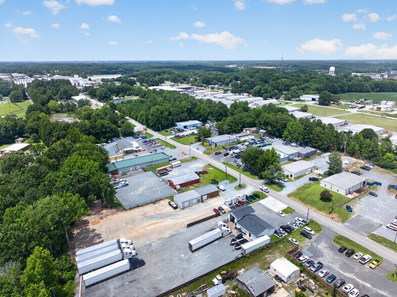 3470 Gribble Rd, Matthews, NC à louer - Photo de l’immeuble – Image 3 sur 6