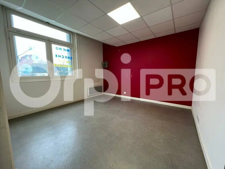 Local commercial dans Villebon-sur-Yvette à louer - Photo de l’immeuble – Image 3 sur 7