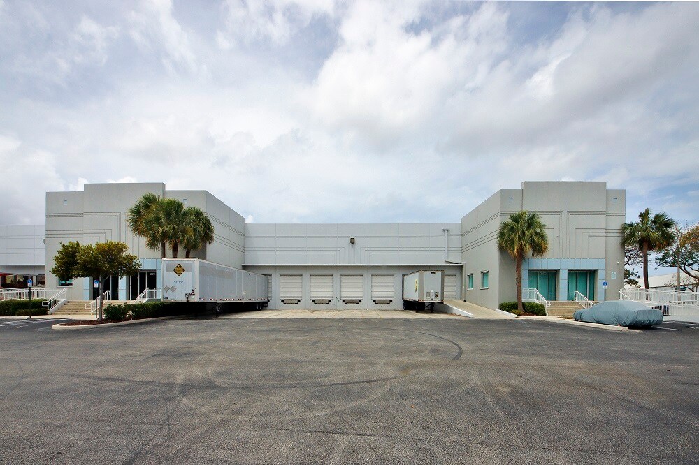 1300-1380 Park Central Blvd S, Pompano Beach, FL à louer Photo intérieure– Image 1 sur 7