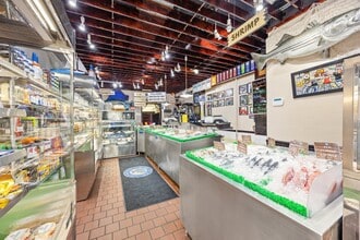 191A Court St, Brooklyn, NY à louer Photo de l’immeuble– Image 2 sur 11