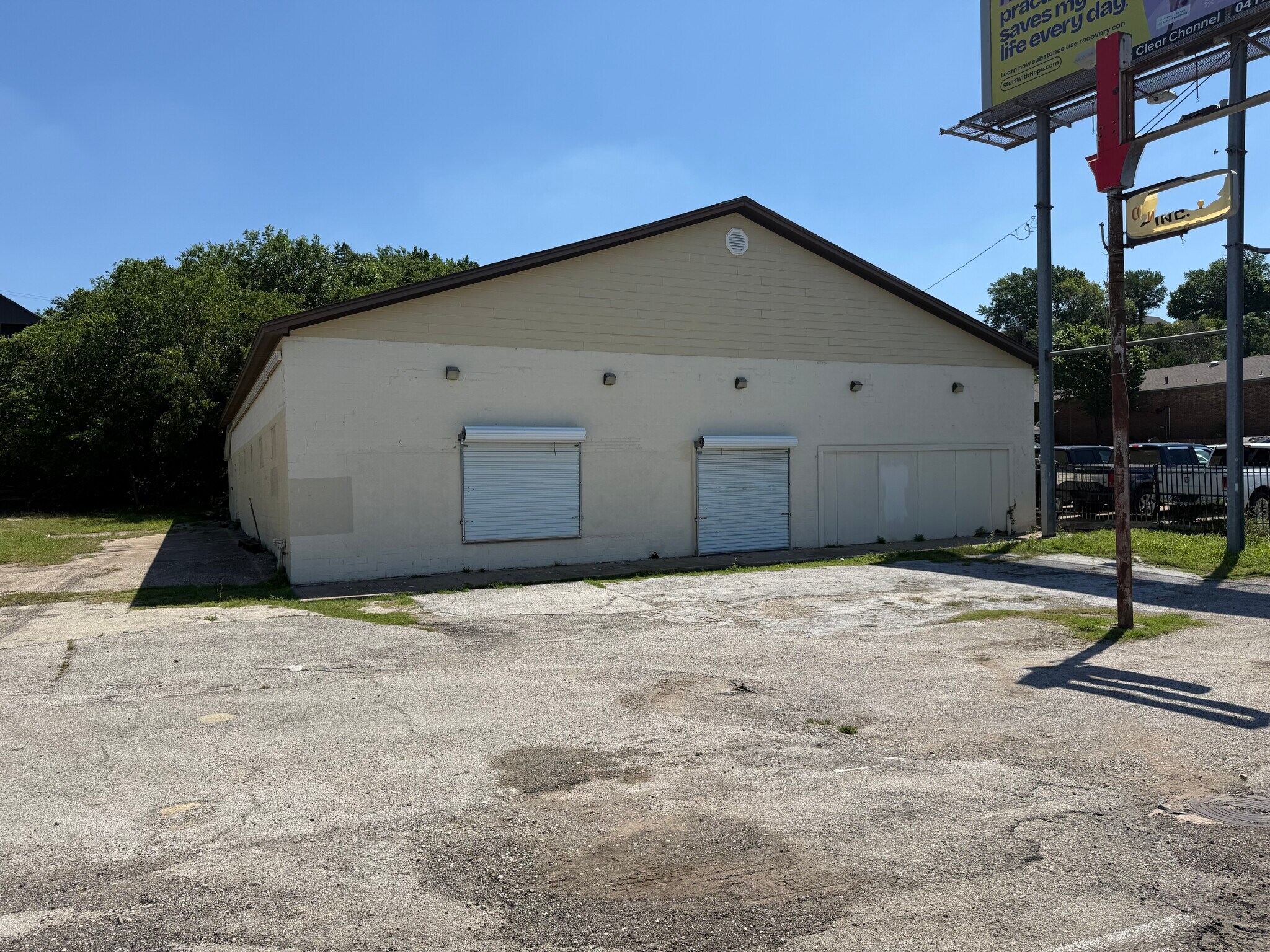 1822 Jacksboro Hwy, Fort Worth, TX à louer Photo de l’immeuble– Image 1 sur 3