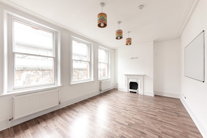 85 Mortimer St, Londres à louer - Photo de l’immeuble – Image 2 sur 6
