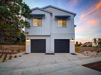 Plus de détails pour 5600 78th St, Los Angeles, CA - Logement à vendre