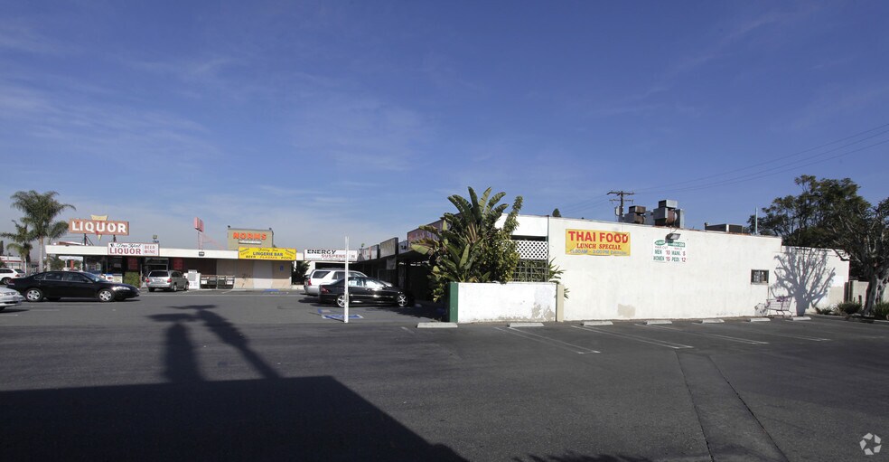16612 Beach Blvd, Huntington Beach, CA à louer - Photo de l’immeuble – Image 2 sur 4