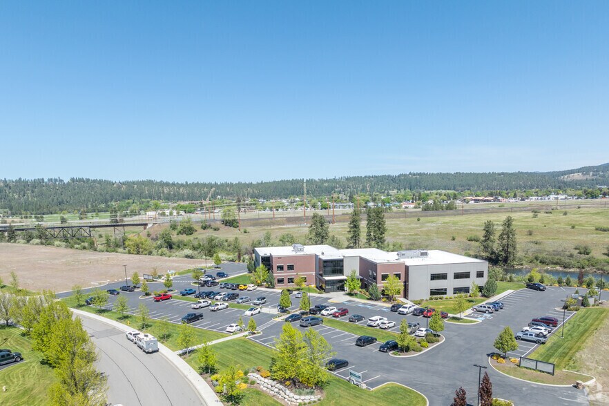 12939 E Pinecroft Way, Spokane Valley, WA à vendre - Aérien – Image 2 sur 4