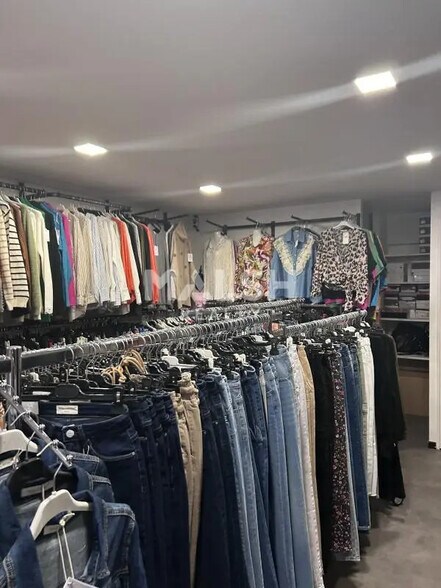 Local commercial dans Villeurbanne à louer - Photo de l’immeuble – Image 2 sur 5
