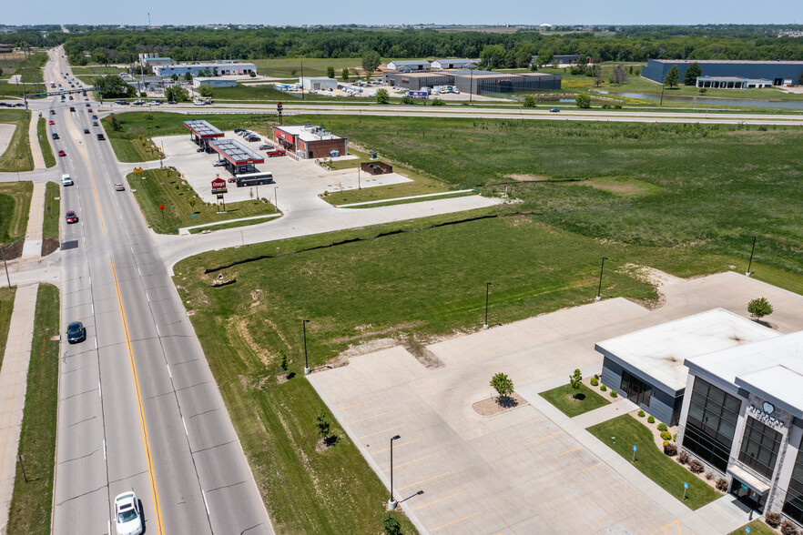 Ridgeway Ave, Waterloo, IA à vendre - Photo de l’immeuble – Image 2 sur 7