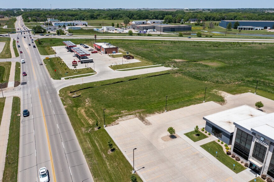 Ridgeway Ave, Waterloo, IA à vendre - Photo de l’immeuble – Image 3 sur 7