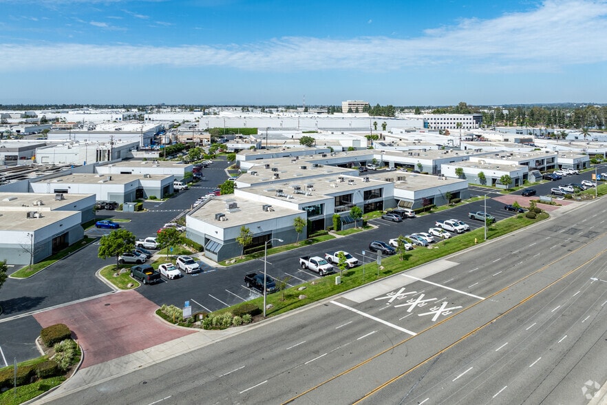 1223 N Tustin Ave, Anaheim, CA à vendre - Aérien – Image 3 sur 5