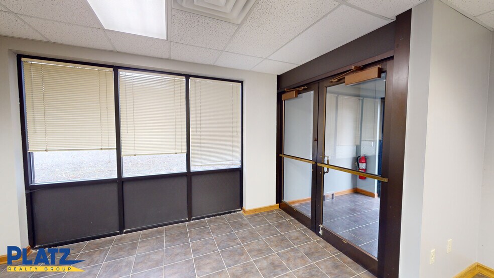 170 Duquesne St, Columbiana, OH à louer - Photo intérieure – Image 2 sur 19