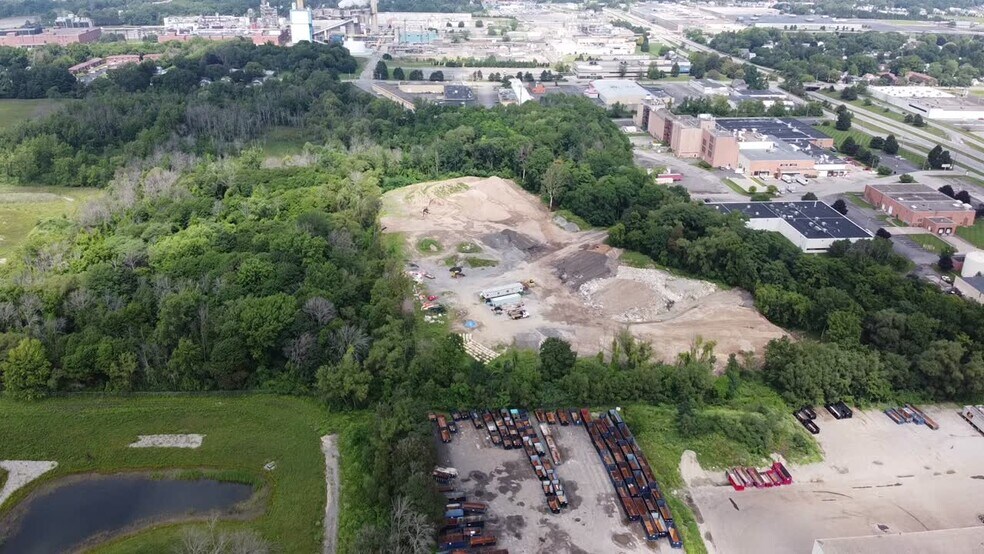 1999 Mt Read Blvd, Rochester, NY à vendre - Vidéo sur l’annonce professionnelle – Image 2 sur 7