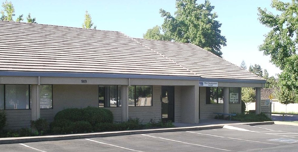 981 Governor Dr, El Dorado Hills, CA à louer - Photo principale – Image 2 sur 2