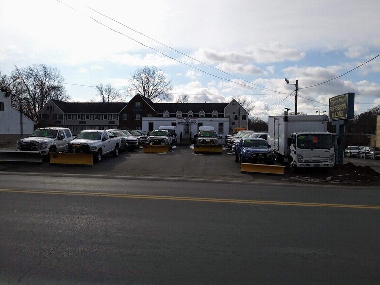 639 Rogers St, Lowell, MA à vendre - Photo de l’immeuble – Image 2 sur 2