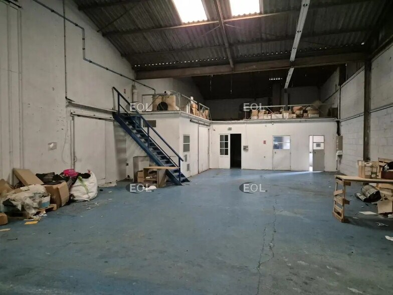 13 Avenue De La Coopération, Loudun à louer - Photo de l’immeuble – Image 3 sur 4