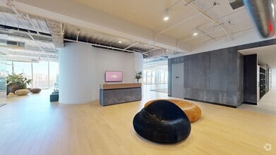 300 Kent Ave, Brooklyn, NY à louer Numérisation 3D Matterport– Image 1 sur 26