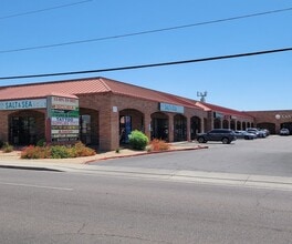 4139 W Bell Rd, Phoenix, AZ à louer Photo de l’immeuble– Image 2 sur 7